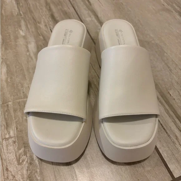 Call it Spring -  Size 9 - Wedges - Picture 2 of 5